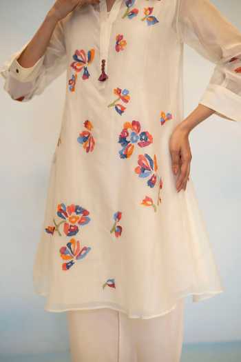 Shop_AM By Anita Mittal_White Chanderi Collared Neck, Yes Aab Cord Embroidered Kurta And Pant Set _Online_at_Aza_Fashions