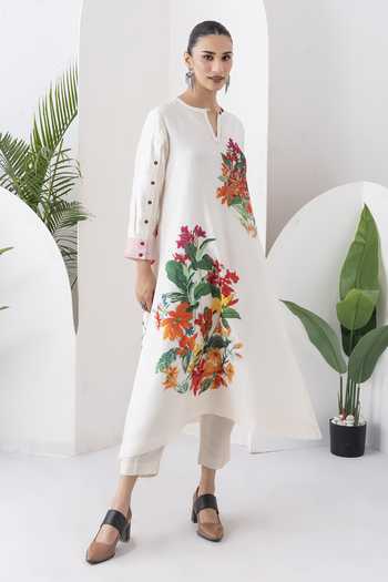Haute Mess_Ivory Silk, Chanderi Keyhole Neck Printed Kurta And Pant Set _at_Aza_Fashions