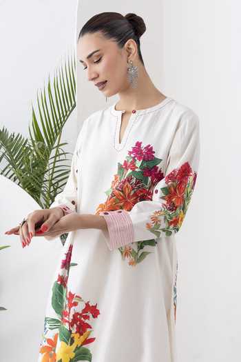 Haute Mess_Ivory Silk, Chanderi Keyhole Neck Printed Kurta And Pant Set _Online