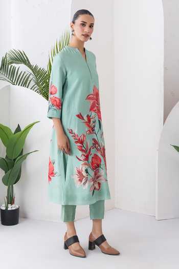 Haute Mess_Green Silk, Chanderi Mandarin Collar, Yes Printed Kurta And Pant Set _Online_at_Aza_Fashions