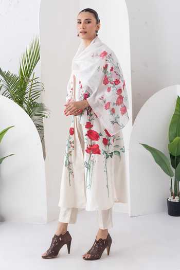 Haute Mess_Ivory Silk, Chanderi V-neck Printed Kurta And Pant Set _at_Aza_Fashions