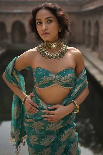 Bhumika Sharma_Green Organza Sweetheart Neck Daisy Print Saree With Bustier _Online_at_Aza_Fashions
