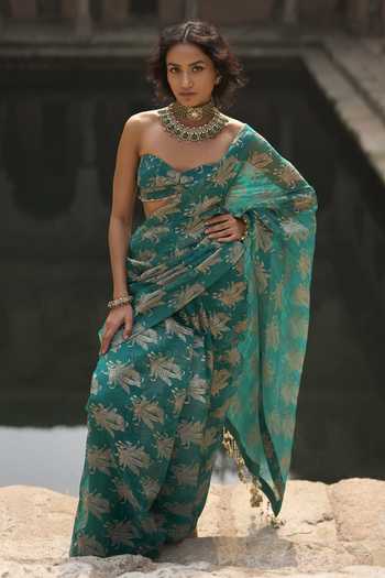 Buy_Bhumika Sharma_Green Organza Sweetheart Neck Daisy Print Saree With Bustier _at_Aza_Fashions