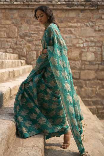 Buy_Bhumika Sharma_Green Organza Sweetheart Neck Daisy Print Saree With Bustier _Online_at_Aza_Fashions