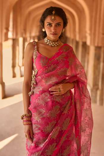 Bhumika Sharma_Fuchsia Organza Scoop Neck Myla Printed Saree With Blouse _Online_at_Aza_Fashions