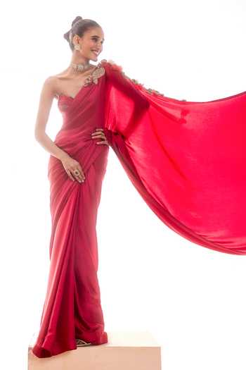 Bhumika Sharma_Red Satin Sweetheart Neck Tanzia Saree With Embroidered Blouse _Online_at_Aza_Fashions