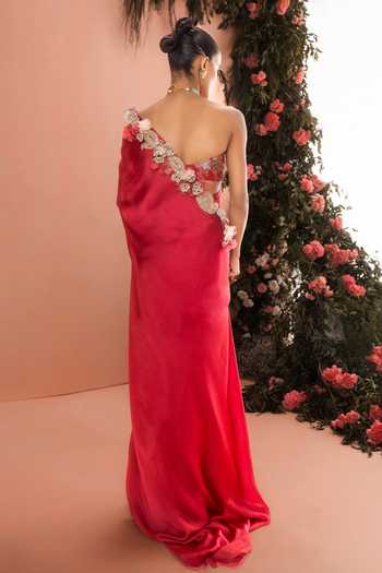 Shop_Bhumika Sharma_Red Satin Sweetheart Neck Tanzia Saree With Embroidered Blouse _at_Aza_Fashions