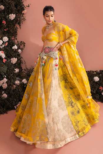 Buy_Bhumika Sharma_Yellow Organza Sweetheart Neck Aiba Flower Print Lehenga Set _at_Aza_Fashions