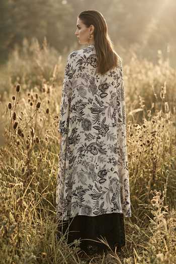 Shop_Basanti Kapde aur Koffee_Black Chantilly, Crepe Sweetheart Neck, Open Midnight Fleur Embroidered Cape Set _at_Aza_Fashions