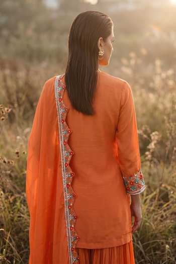 Basanti Kapde aur Koffee_Orange Chinon V-neck, Yes Imperial Amber Phulkari Sharara Set _Online_at_Aza_Fashions