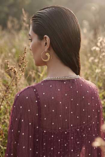 Basanti Kapde aur Koffee_Wine Crepe, Banarasi Sweetheart Neck Mulberry Muse Phulkari Cape Set _Online_at_Aza_Fashions