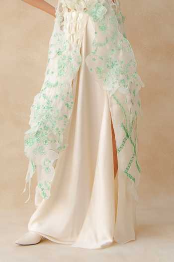 Richa Khemka_White Organza, Satin Cut Work Sweetheart Neck Willow Overlay Skirt Set _Online_at_Aza_Fashions