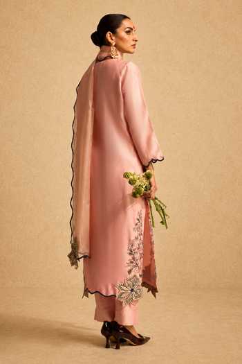 Shop_Meesa_Pink Cotton, Organza, Chanderi Notched Sharbat Floral Applique Work Kurta Set _at_Aza_Fashions