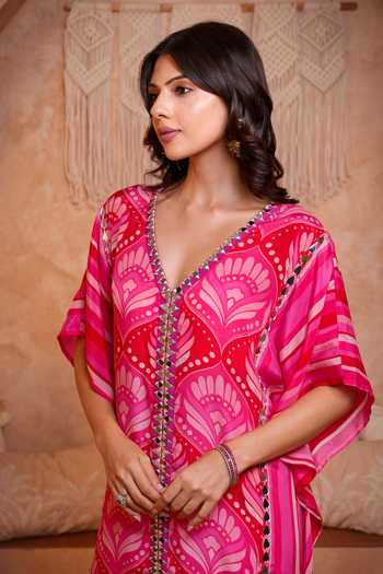 Buy_Sajeda A Lehry_Pink V-neck Saba Red Fan Digital Print Kaftan _Online_at_Aza_Fashions
