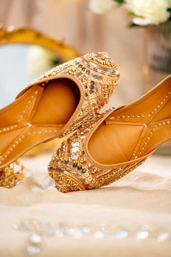 Shop_House of Vian_Gold Nikhat Sequin Embroidered Juttis _at_Aza_Fashions
