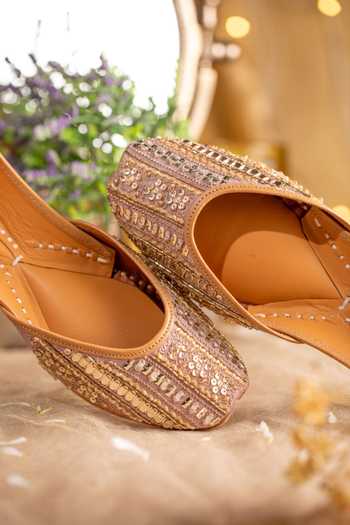 Shop_House of Vian_Pink Qurbat Zari Embroidered Juttis _Online_at_Aza_Fashions