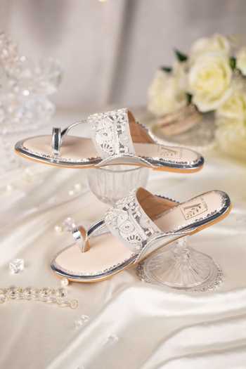 House of Vian_Ivory Hasteen Embroidered Kolhapuris _Online_at_Aza_Fashions