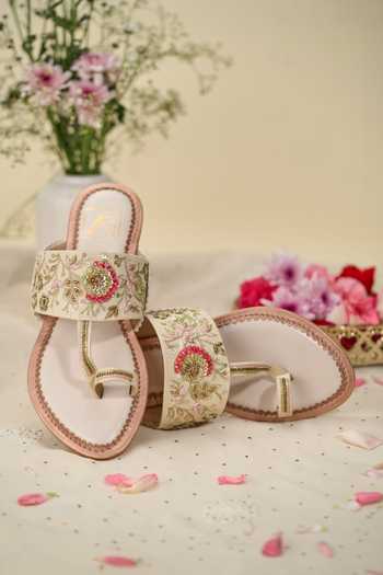 Buy_House of Vian_Multi Color Gulmohar Floral Embroidered Kolhapuris _Online_at_Aza_Fashions