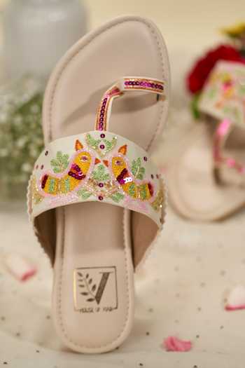 House of Vian_Cream Bulbul Bird Embroidered Kolhapuris _Online_at_Aza_Fashions