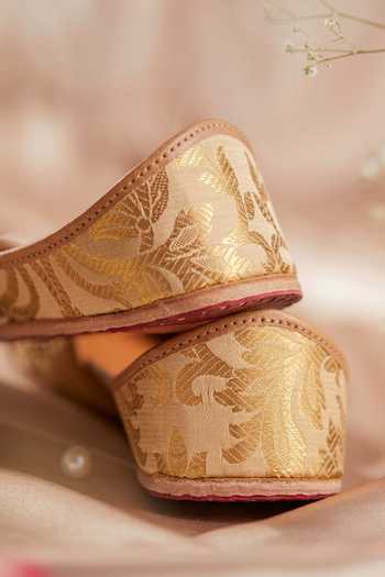 Shop_House of Vian_Gold Sahiba Embroidered Juttis _Online_at_Aza_Fashions