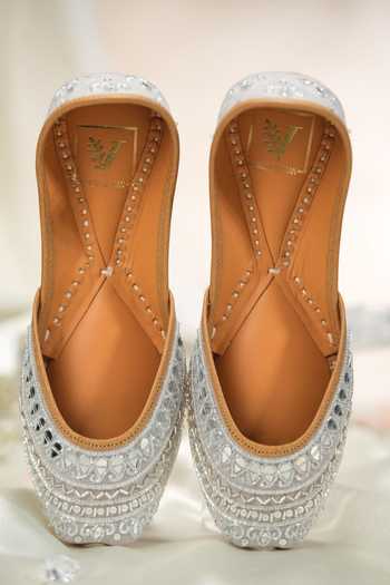 Shop_House Of Vian_Silver Yasmeen Embellished Juttis _at_Aza_Fashions