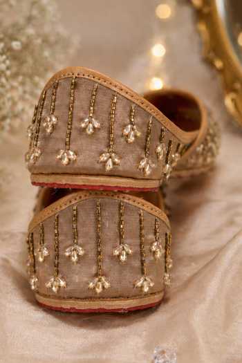 House of Vian_Brown Dilruba Floral Embroidered Juttis _Online_at_Aza_Fashions