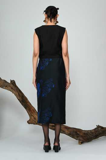 Shop_The Dramebaaz CO_Blue Silk V-neck Maze Waistcoat _at_Aza_Fashions