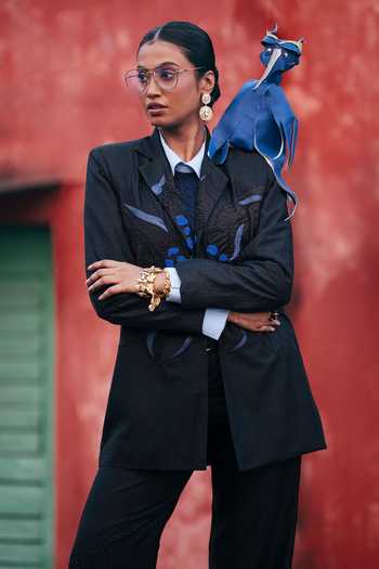 Buy_The Dramebaaz CO_Black Silk Collared Neck Modern Muse Blazer Set _Online_at_Aza_Fashions