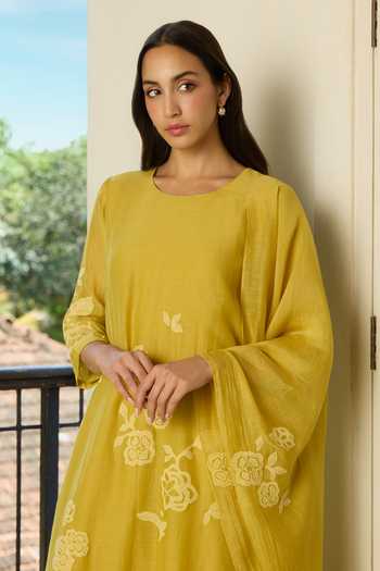 Shop_Vaayu_Yellow Muslin, Cotton Round Neck, Yes Marigold Applique Work Kurta Set _Online_at_Aza_Fashions