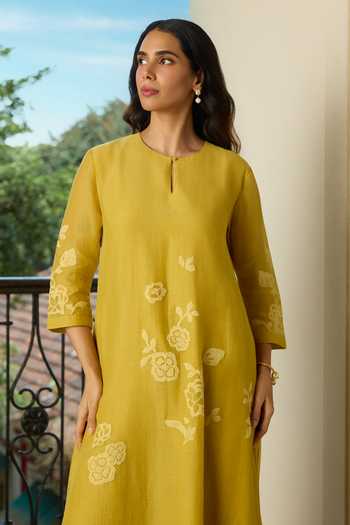Vaayu_Yellow Cotton, Muslin Round Neck, Keyhole Marigold Applique Work Kurta With Pant _at_Aza_Fashions
