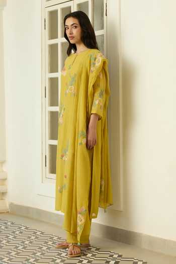 Buy_Vaayu_Yellow Muslin, Cotton Round Neck, Yes Marigold Floral Applique Work Kurta Set _Online_at_Aza_Fashions