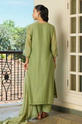 Vaayu_Green Muslin, Cotton Open Neck, Yes Sage Applique Work Kurta Set _Online_at_Aza_Fashions
