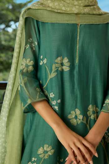 Shop_Vaayu_Green Muslin, Cotton Jade Applique Embroidered Kurta Set 