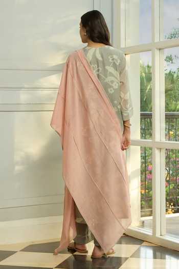 Vaayu_Grey Muslin, Cotton V-neck Slate Thread Embroidered Kurta Set _Online_at_Aza_Fashions