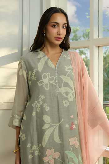 Shop_Vaayu_Grey Muslin, Cotton V-neck Slate Thread Embroidered Kurta Set _Online_at_Aza_Fashions