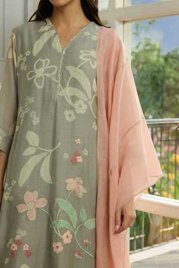 Buy_Vaayu_Grey Muslin, Cotton V-neck Slate Thread Embroidered Kurta Set 