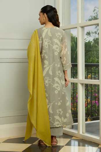 Vaayu_Grey Muslin, Cotton V-neck Slate Floral Embroidered Kurta Set _Online_at_Aza_Fashions