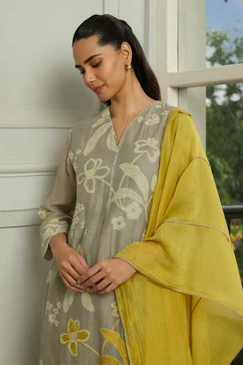 Shop_Vaayu_Grey Muslin, Cotton V-neck Slate Floral Embroidered Kurta Set 