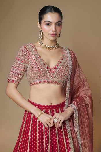 Buy_Renee label_Red Viscose Georgette, Silk, Tissue V-neck Banarasi Woven Lehenga Set _Online_at_Aza_Fashions