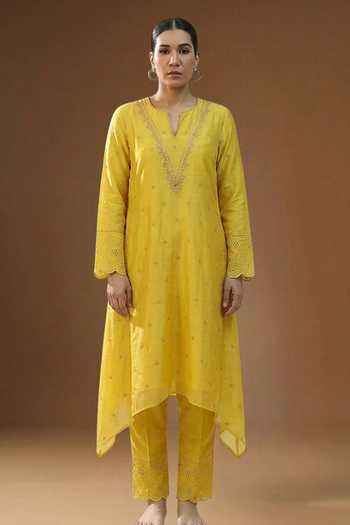 Shop_Arpita Sulakshana_Mustard Chanderi, Silk V-neck, Yes Sakhi Noor Zard Kurta And Pant Set _at_Aza_Fashions