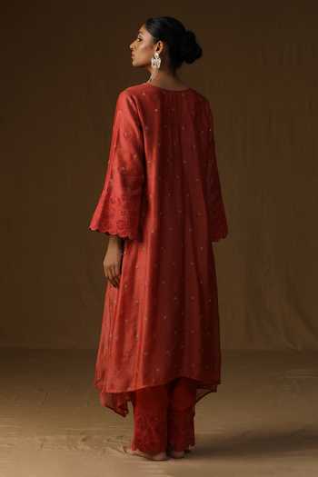 Shop_Arpita Sulakshana_Orange Chanderi, Silk V-neck, Yes Sakhi Noor Narangi Kurta And Pant Set _at_Aza_Fashions