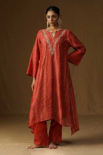 Buy_Arpita Sulakshana_Orange Chanderi, Silk V-neck, Yes Sakhi Noor Narangi Kurta And Pant Set _at_Aza_Fashions
