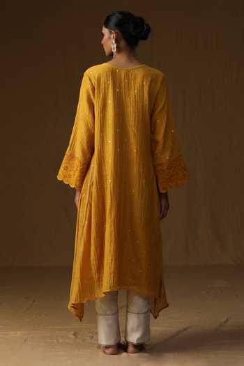 Shop_Arpita Sulakshana_Mustard Chanderi V-neck, Yes Sakhi Noor Swarn Kurta Set _at_Aza_Fashions