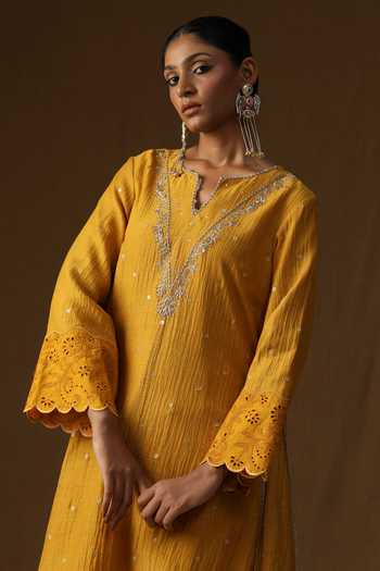 Buy_Arpita Sulakshana_Mustard Chanderi V-neck, Yes Sakhi Noor Swarn Kurta Set 