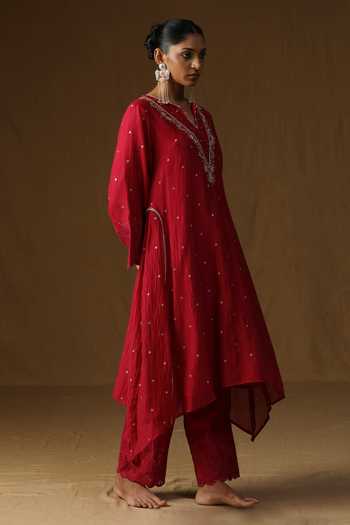 Shop_Arpita Sulakshana_Red Chanderi V-neck, Yes Sakhi Noor Gulab Kurta And Pant Set _at_Aza_Fashions