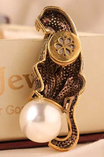 Mrjewels_Black Panther Pearl Embellished Brooch _Online_at_Aza_Fashions
