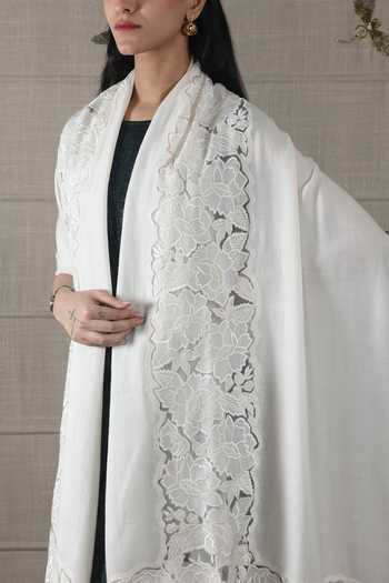 Mauli Cashmere_Ivory The Timeless Symphony Embroidered Stole _Online_at_Aza_Fashions