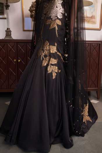 Meenagurnam_Black Jacquard, Net Sweetheart Neck Embroidered Lehenga Set _Online_at_Aza_Fashions