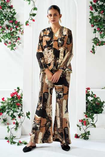 Buy_Arje India_Black Crepe V-neck Printed Top And Pant Set _at_Aza_Fashions