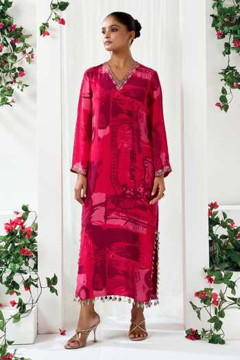 Buy_Arje India_Red Crepe V-neck Abstract Print Dress _at_Aza_Fashions